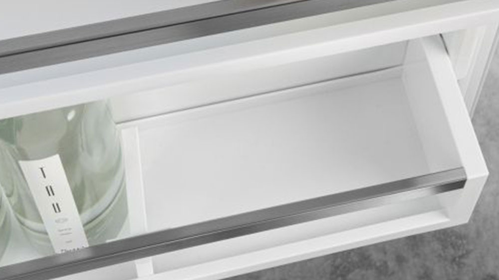 Nastavitelné dveřní odkladače v monoklimatické chladničce Liebherr Rd 5000_03