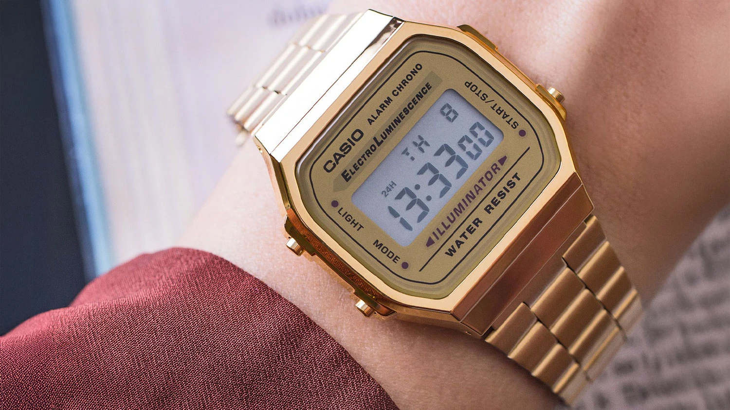 Náramkové hodinky Casio VINTAGE A168WG-9EF na ruce