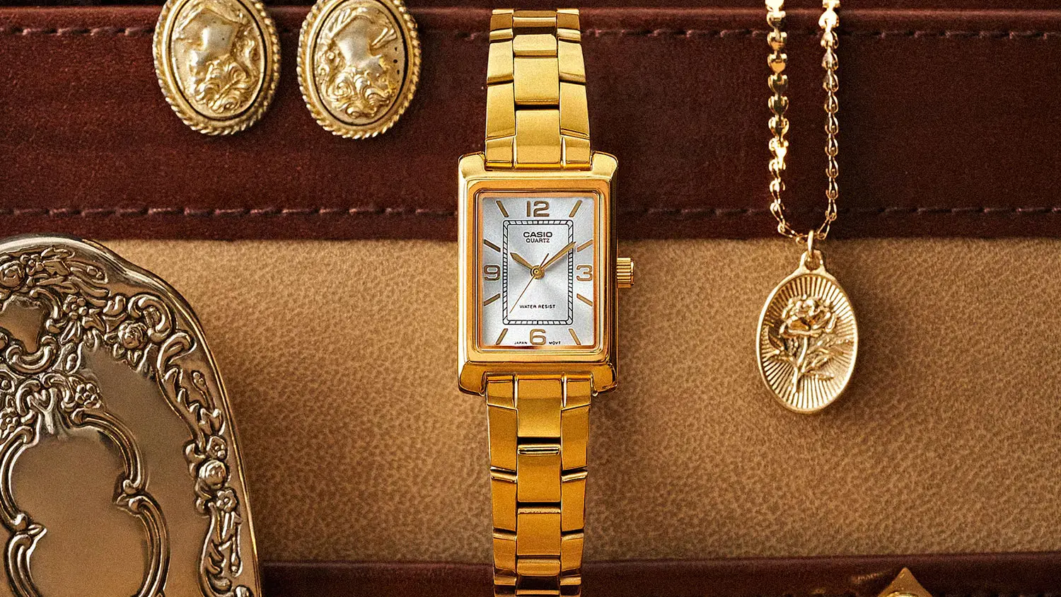 D&aacute;msk&eacute; n&aacute;ramkov&eacute; hodinky Casio COLLECTION LTP-1234PG-7AEF medzi zlat&yacute;mi &scaron;perkami