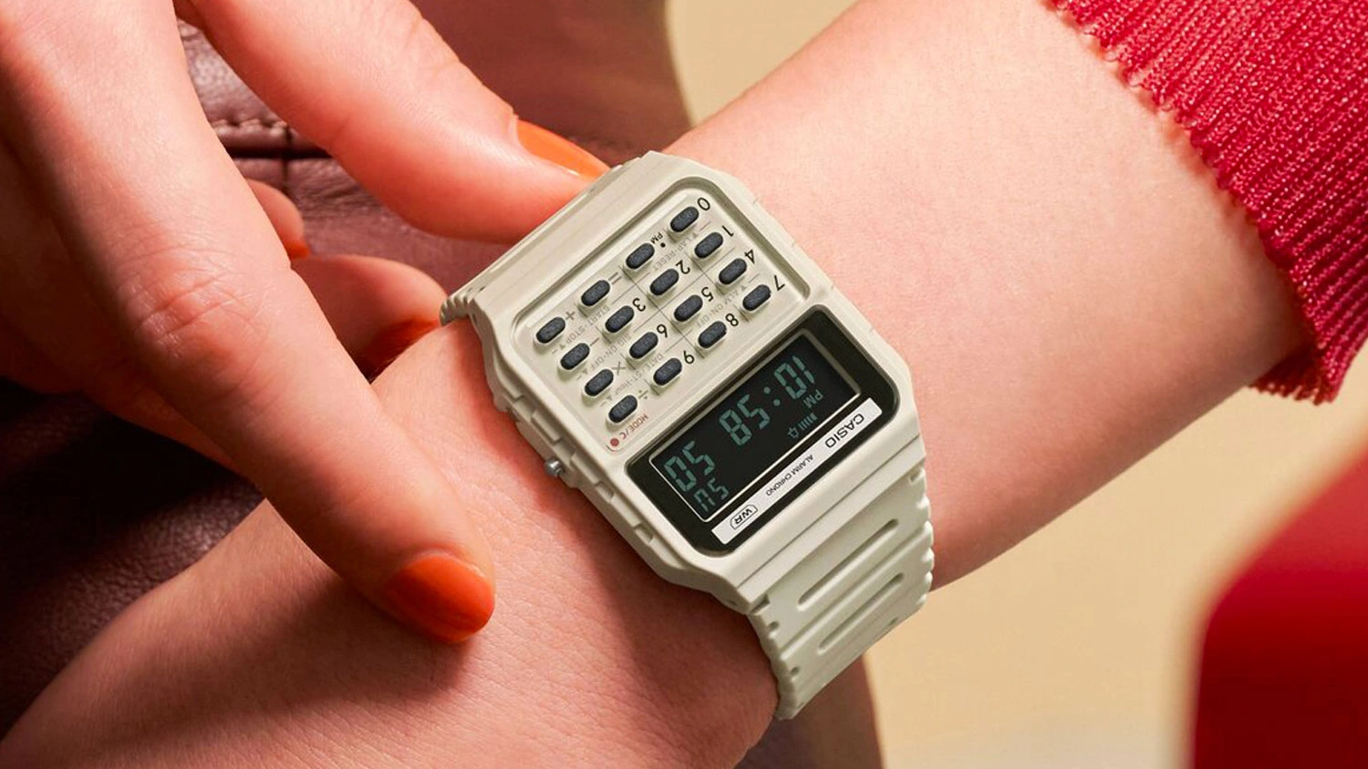 Náramkové hodinky Casio CA-53WB-8BEF na ruce