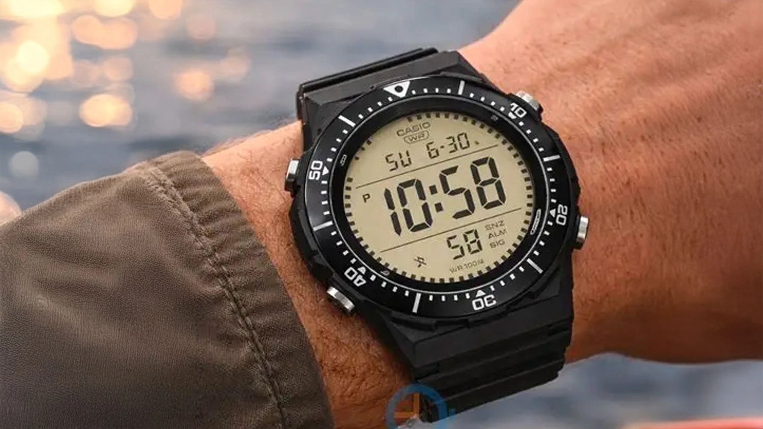 Muž m&aacute; na ruke n&aacute;ramkov&eacute; hodinky Casio AE-1700H-1AVEF