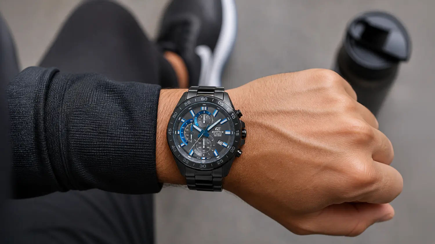 P&aacute;nske hodinky Casio EFV-550GY-8AVUEF na ruke