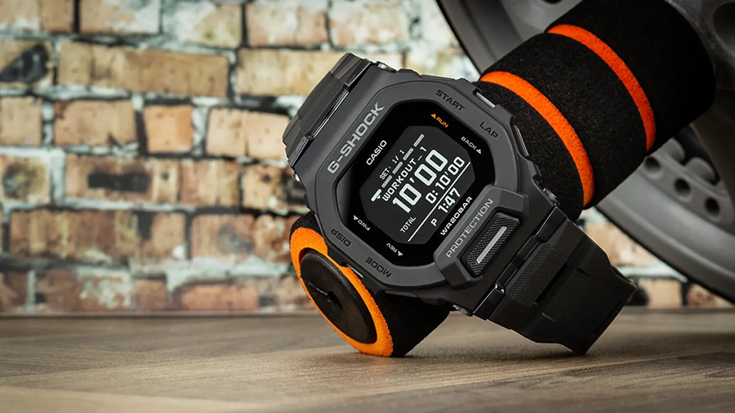 Pánske hodinky Casio GBD-200-1ER G-SHOCK na ruke