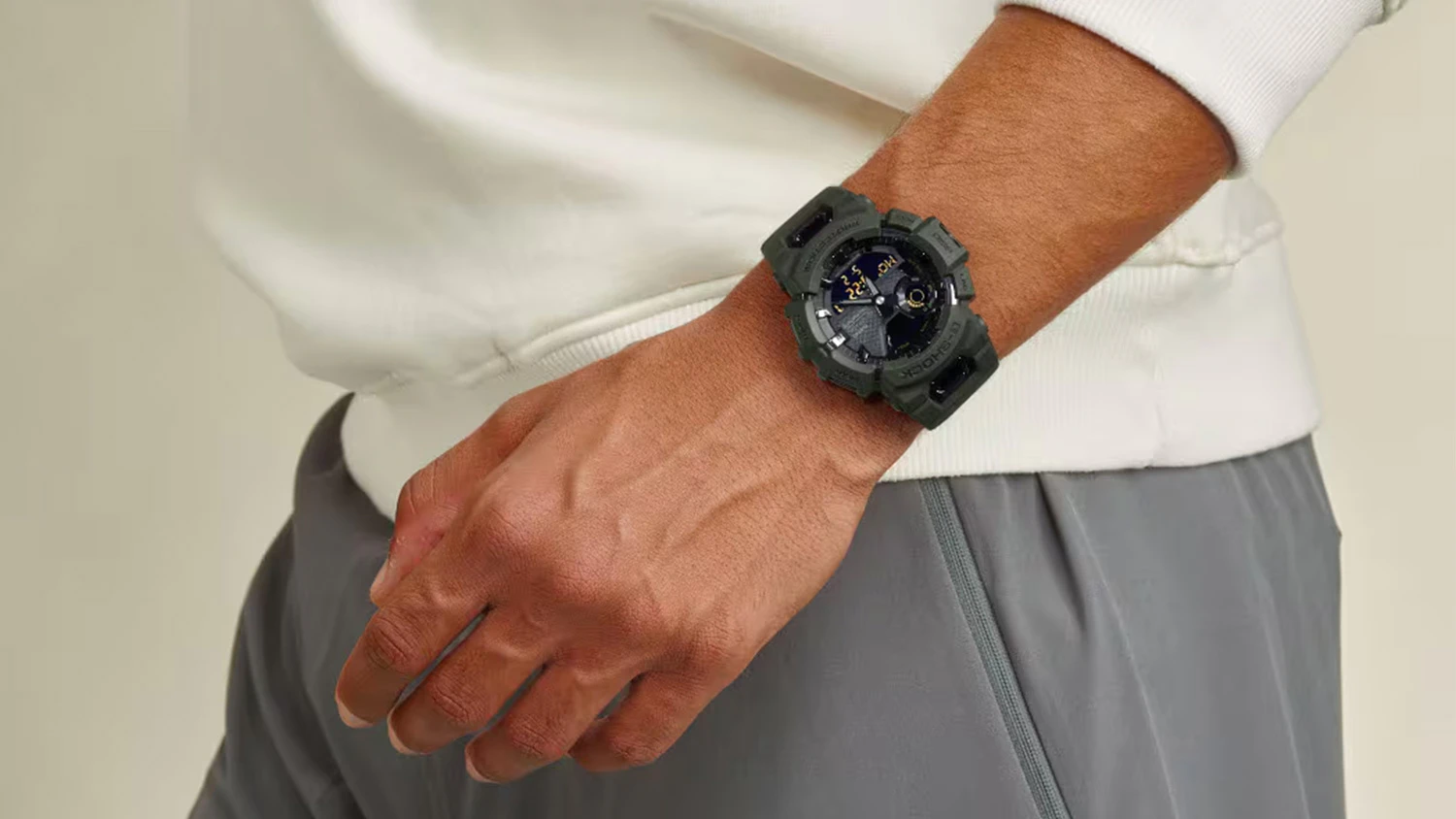 Hodinky Casio GBA-900UU-3AER G-SHOCK na ruke
