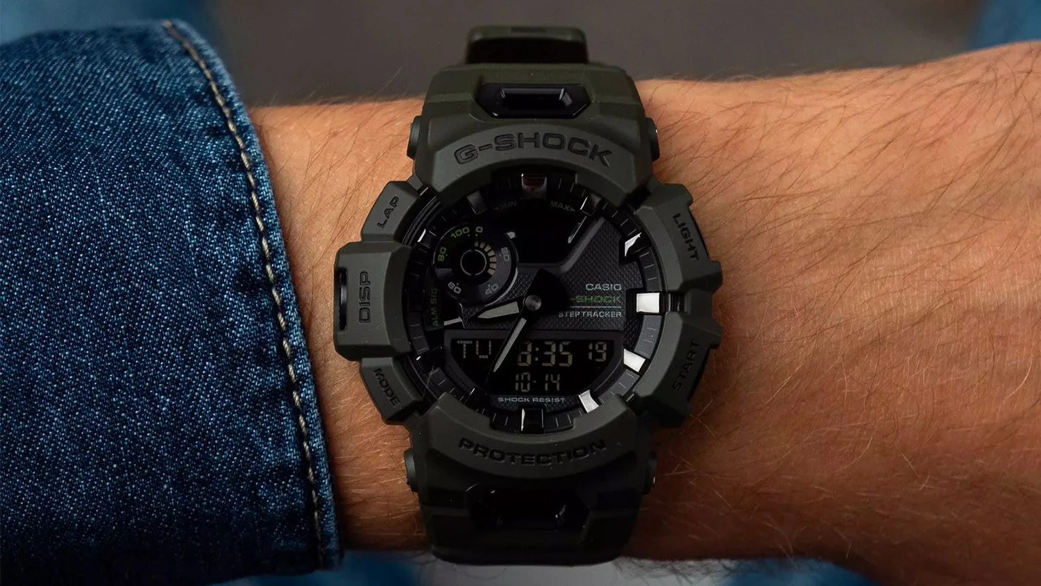 Pánske náramkové hodinky Casio GBA-900UU-3AER G-SHOCK na ruke