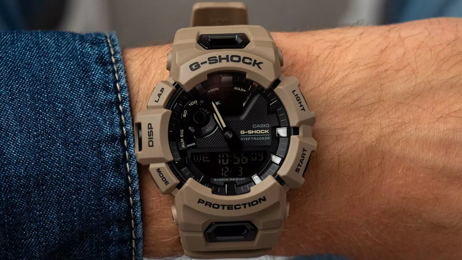 Hodinky Casio GBA-900UU-5AER G-SHOCK na ruke