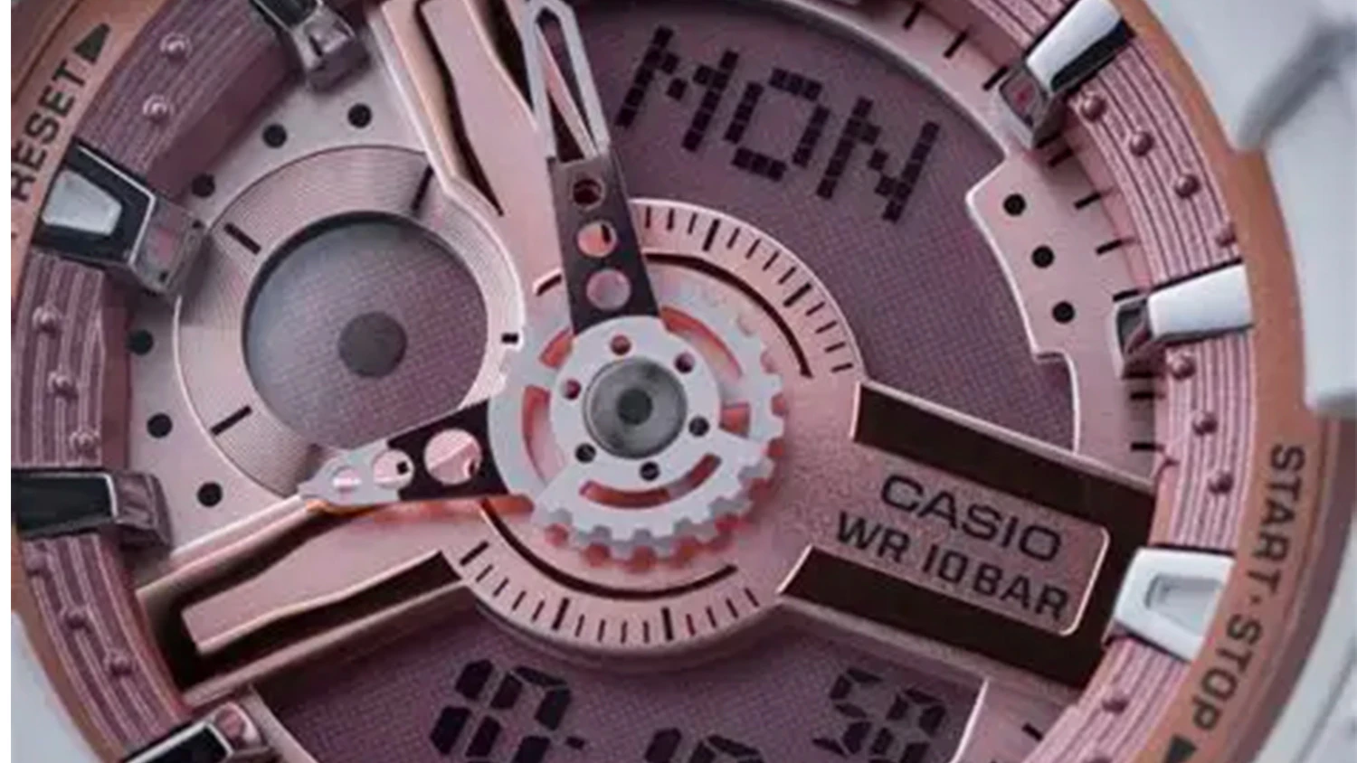 Číselník náramkových hodinek Casio Baby-G BA-110X-7A1ER zblízka