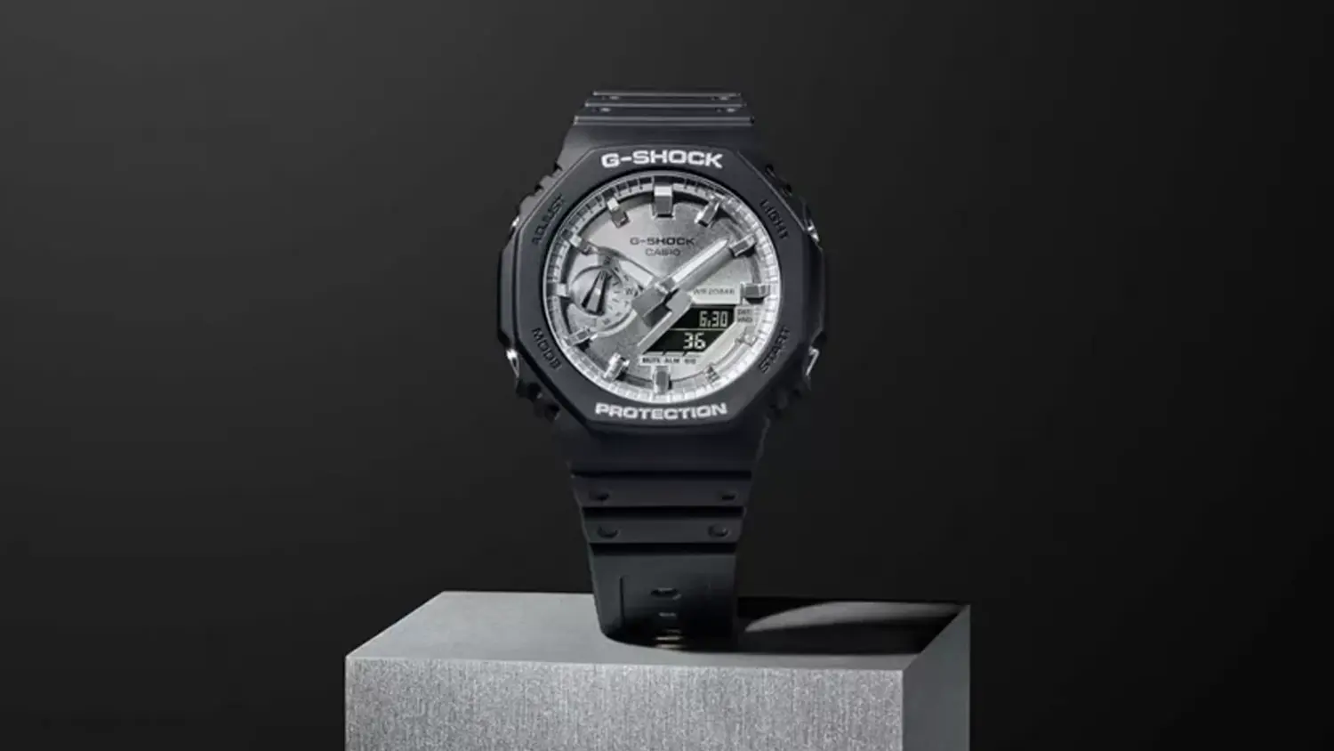 Vystavené elegantní černé hodinky Casio