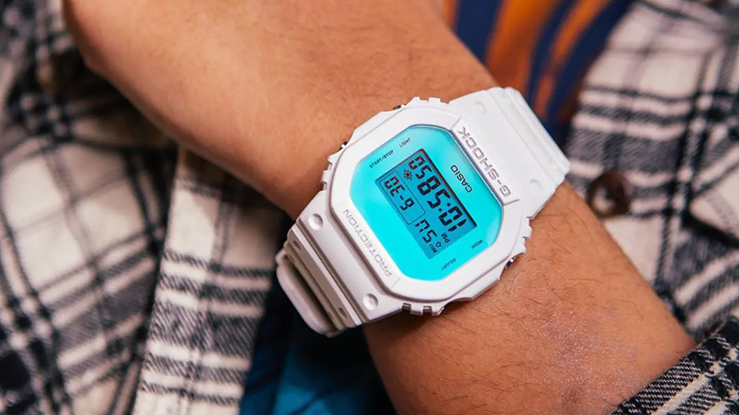 N&aacute;ramkov&eacute; hodinky Casio G-SHOCK DW-5600TL-7ER na z&aacute;p&auml;st&iacute;