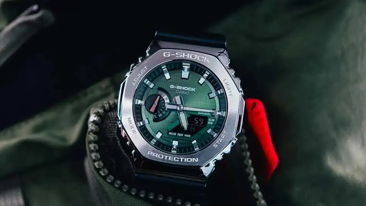 Hodinky Casio GBM-2100A-1A3ER na oblečen&iacute;