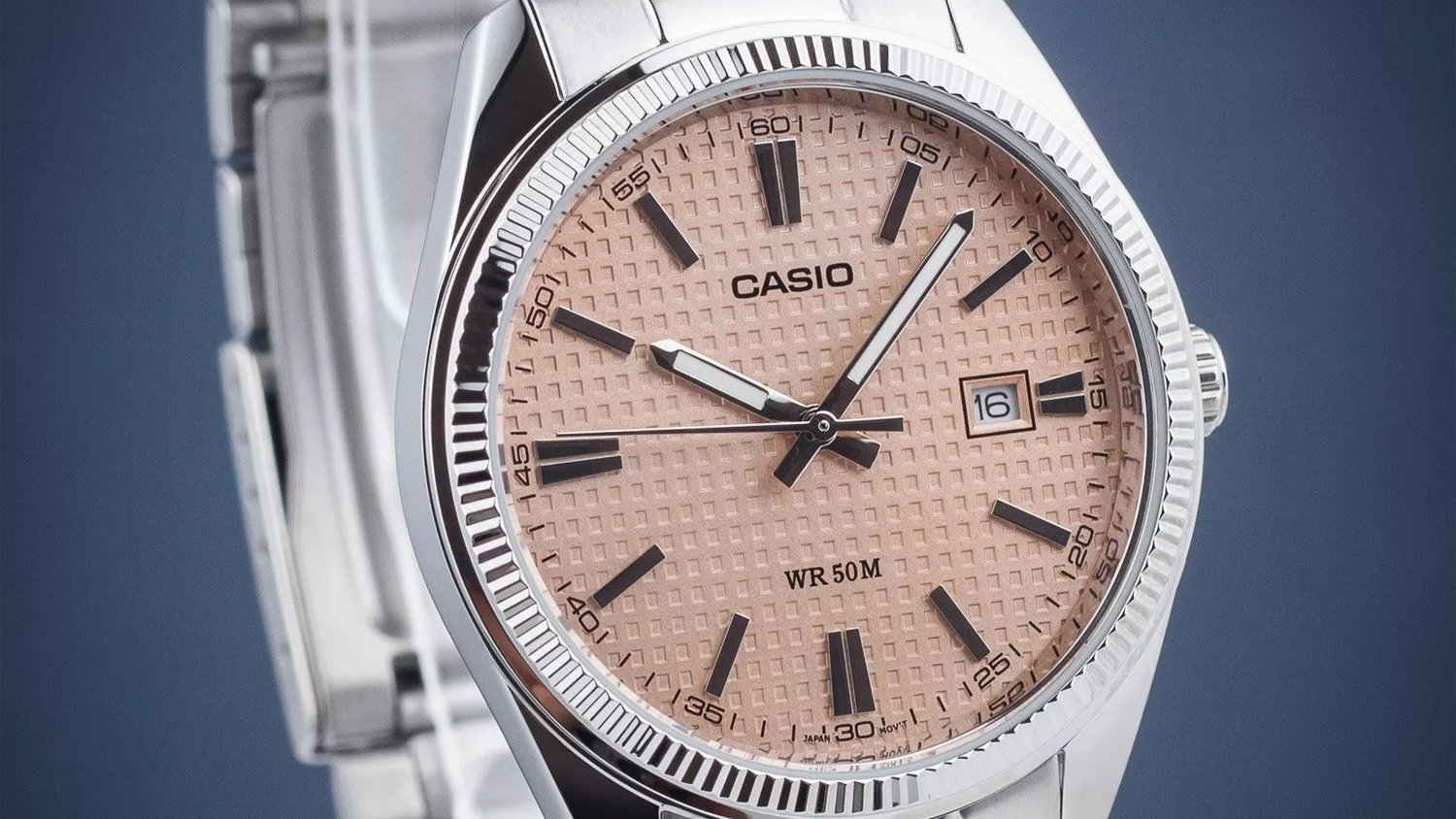 P&aacute;nsk&eacute; n&aacute;ramkov&eacute; hodinky Casio MTP-1302PE-4AVEF Timeless Collection &scaron;ikm&yacute; pohľad zpredu