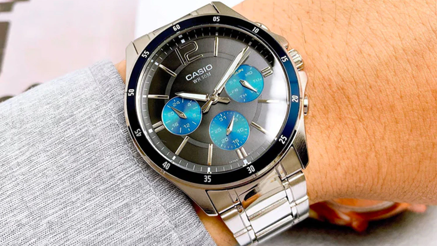 Pánské náramkové hodinky Casio MTP-1374PD-2AVEF na ruce