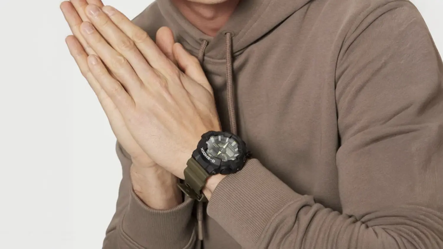 P&aacute;nske n&aacute;ramkov&eacute; hodinky Casio GA-710TU-1A3ER na z&aacute;p&auml;st&iacute;
