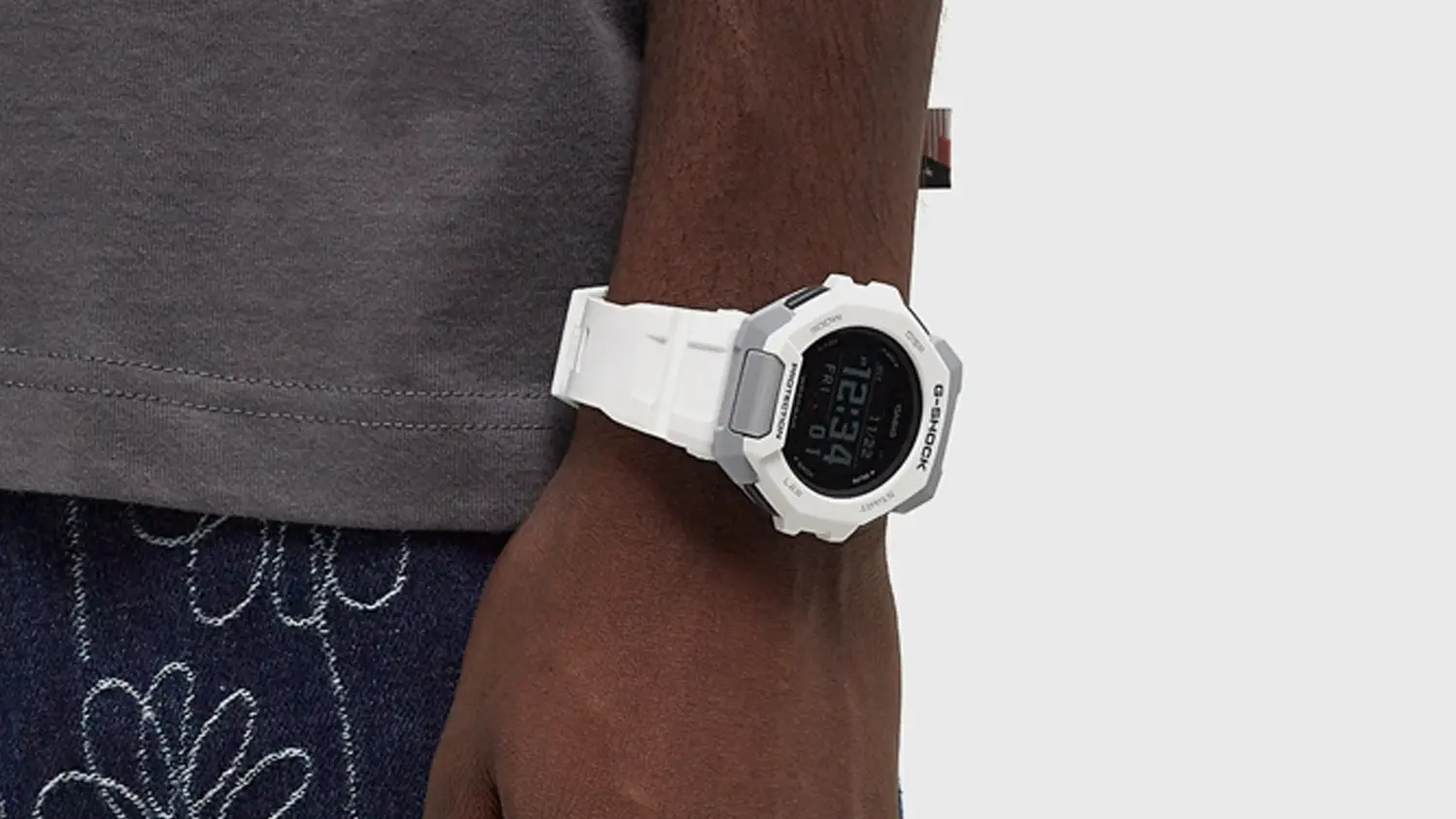 Pánske hodinky Casio GBD-300-7ER G-SHOCK na ruke