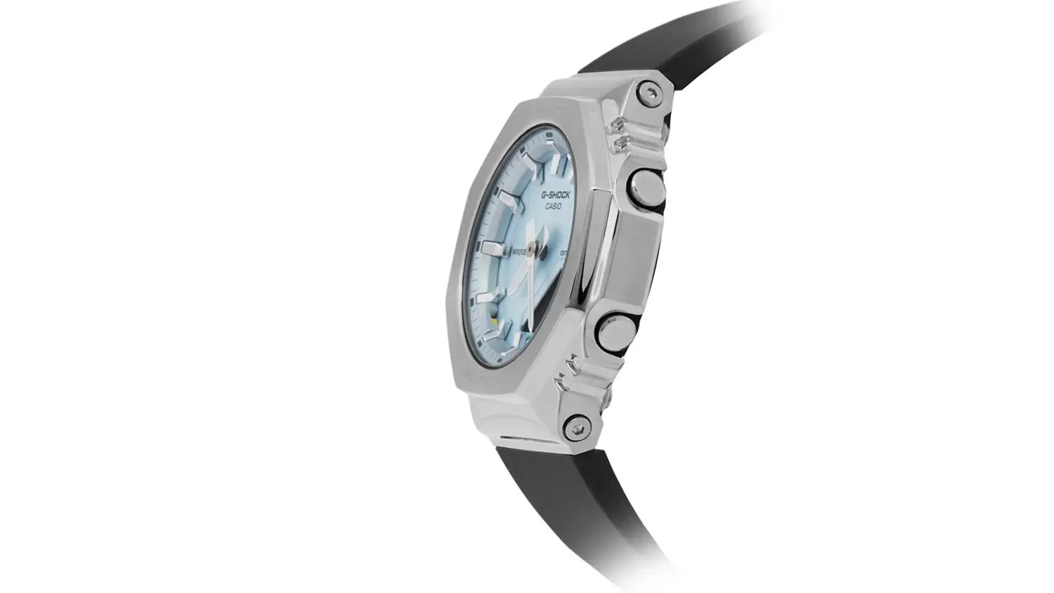 Hodinky Casio GM-S2110 na stole