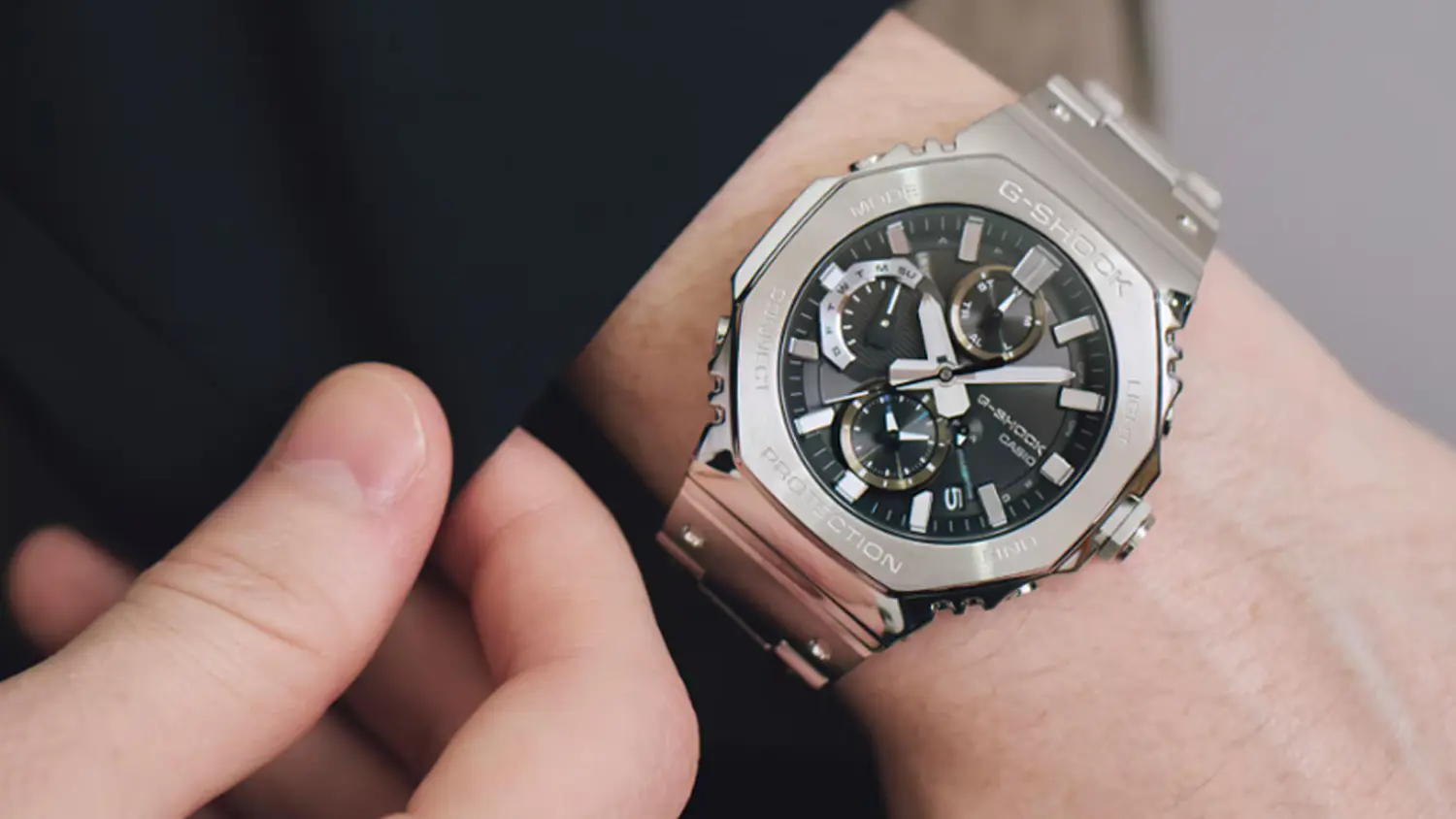 Hodinky Casio GMC-B2100AD-2AER G-SHOCK na ruce