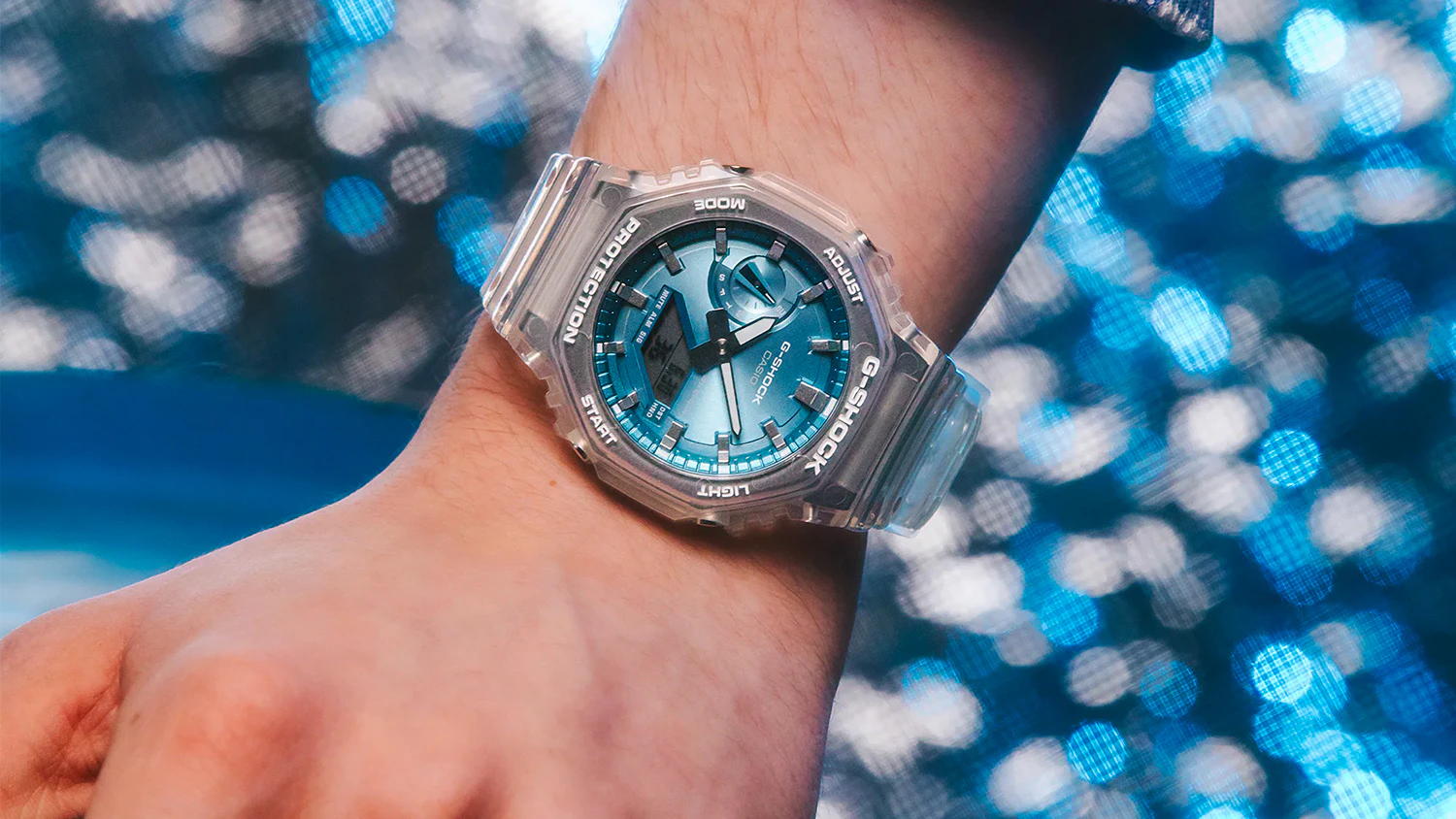 Náramkové hodinky Casio GA-2100BM-7A2ER G-SHOCK na mužskej ruke