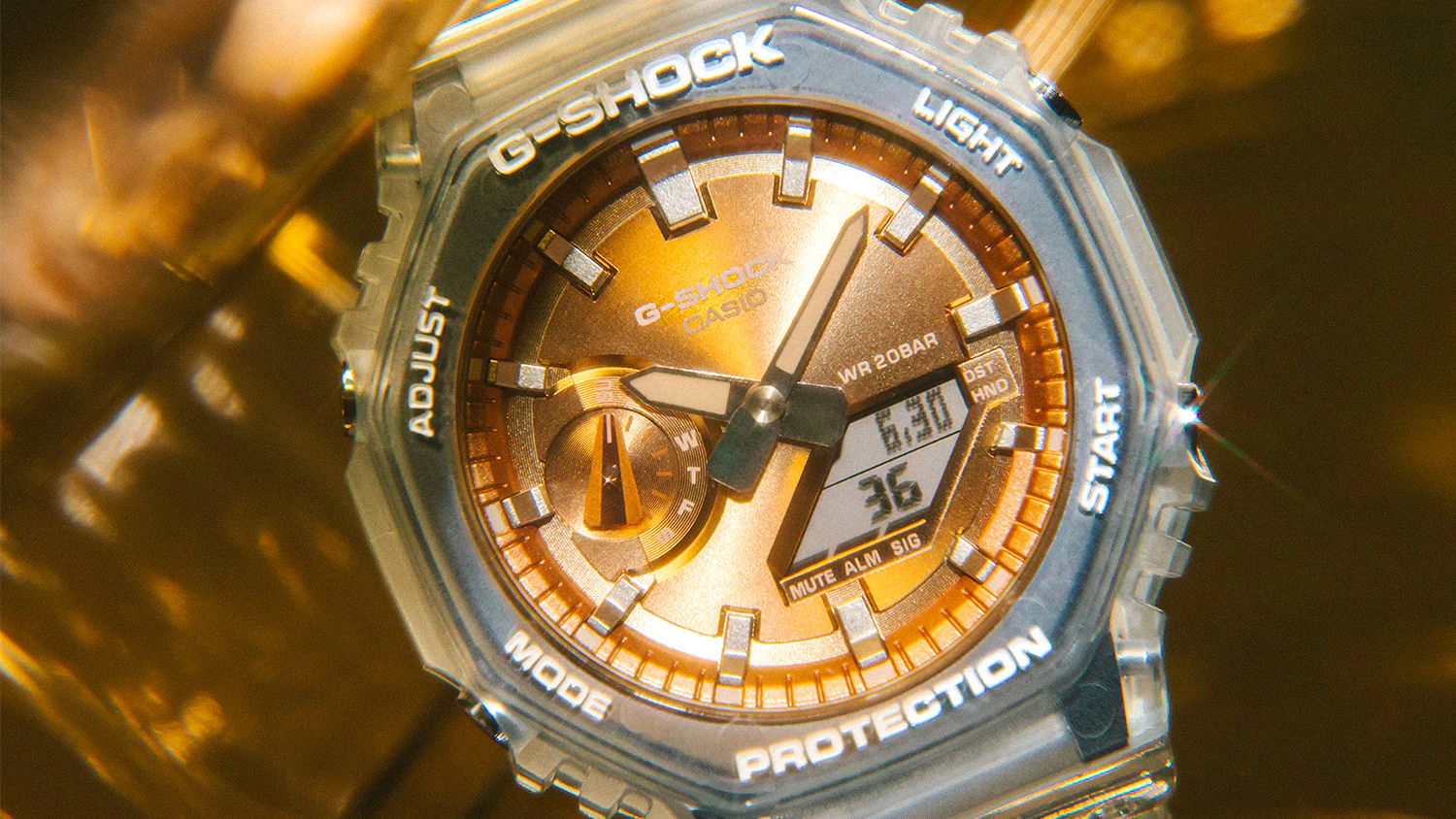 Detail ciferníka a priehľadného remienka hodiniek Casio GA-2100BM-7A5ER G-SHOCK