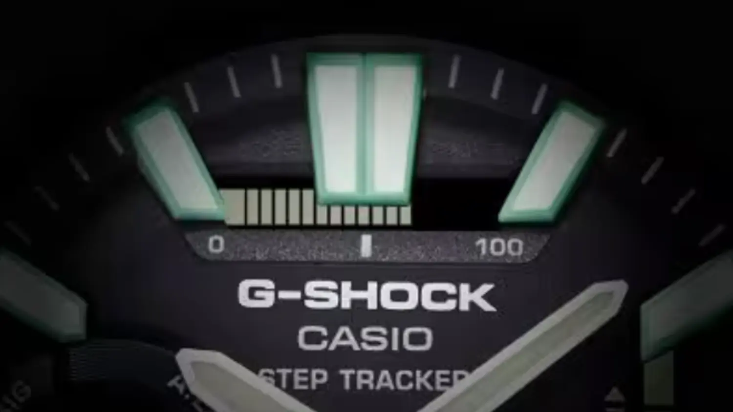 Detail kon&scaron;trukcie p&aacute;nskych hodiniek Casio GBA-950-1AER s krokomerom