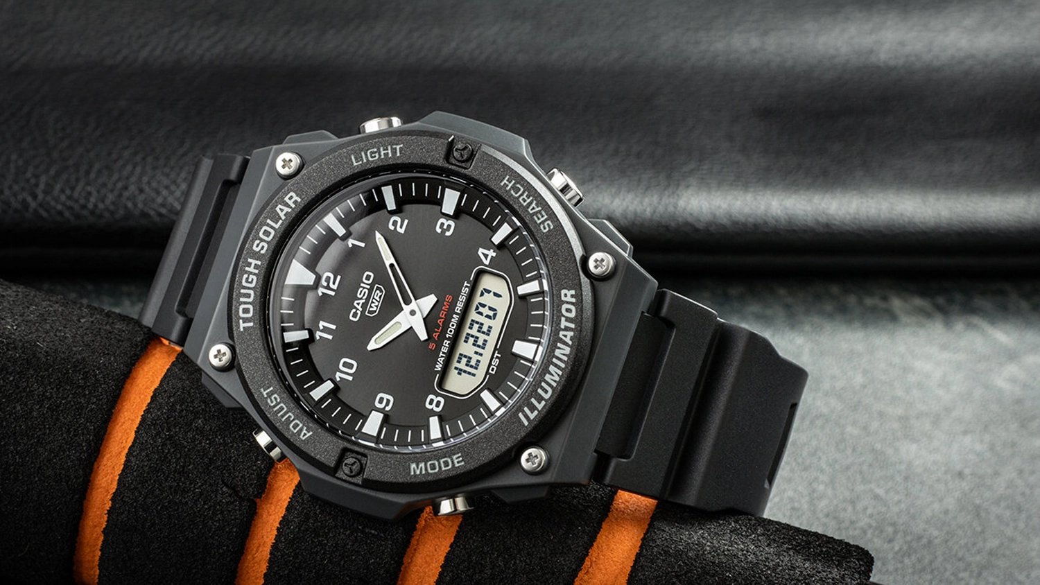 Bliž&scaron;&iacute; pohled na p&aacute;nsk&eacute; n&aacute;ramkov&eacute; hodinky Casio AQ-S820W-1AVEF