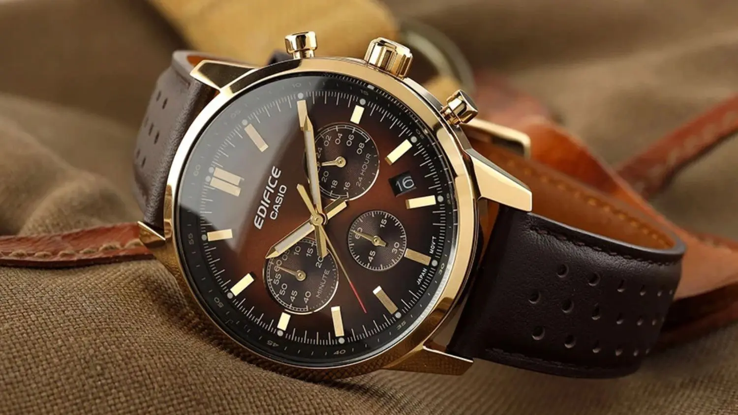 Elegantné hodinky Casio EFR-575CL-5AEF nastavené