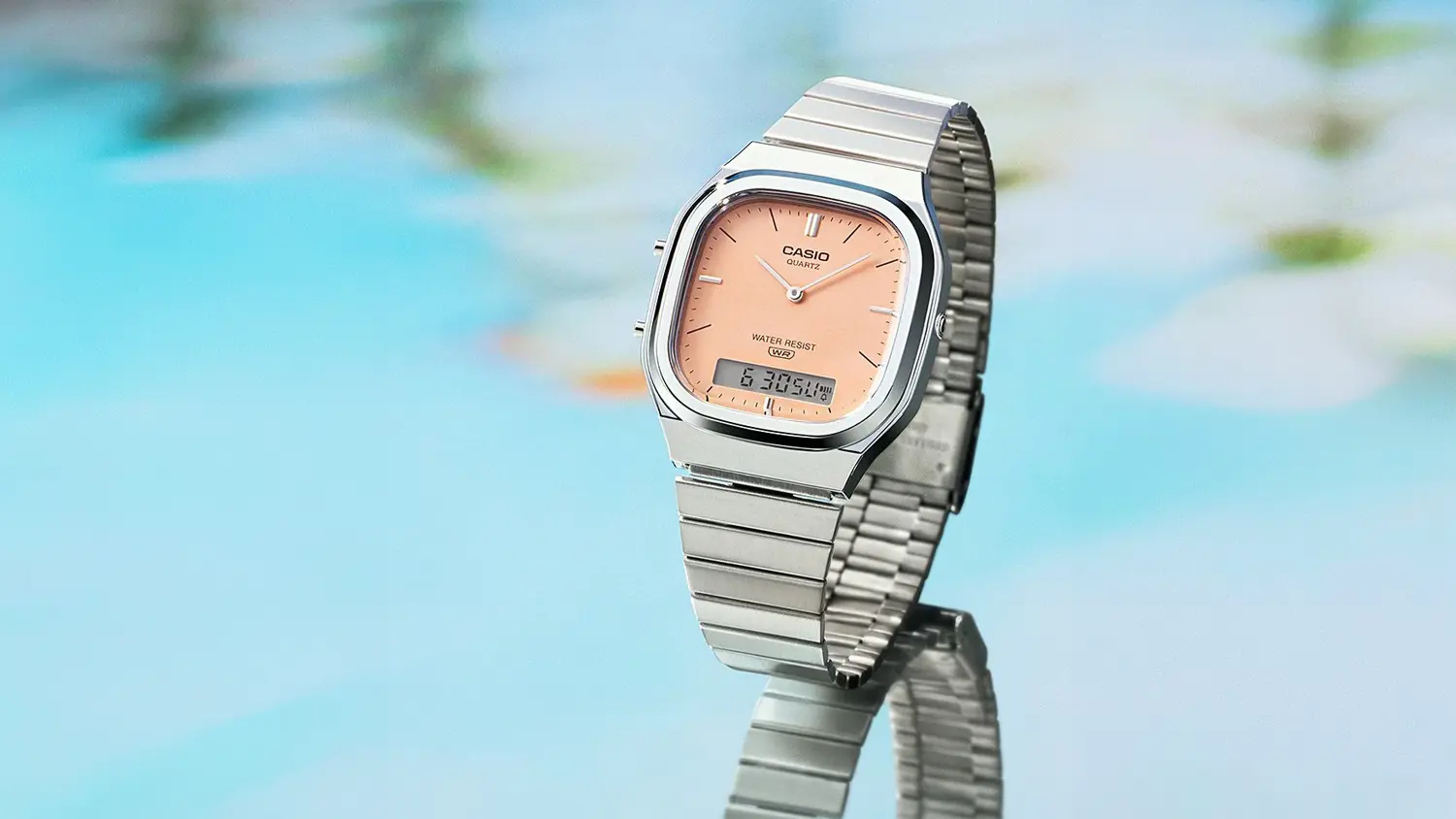 N&aacute;ramkov&eacute; hodinky Casio AQ-240E-4AEF pohled ze strany