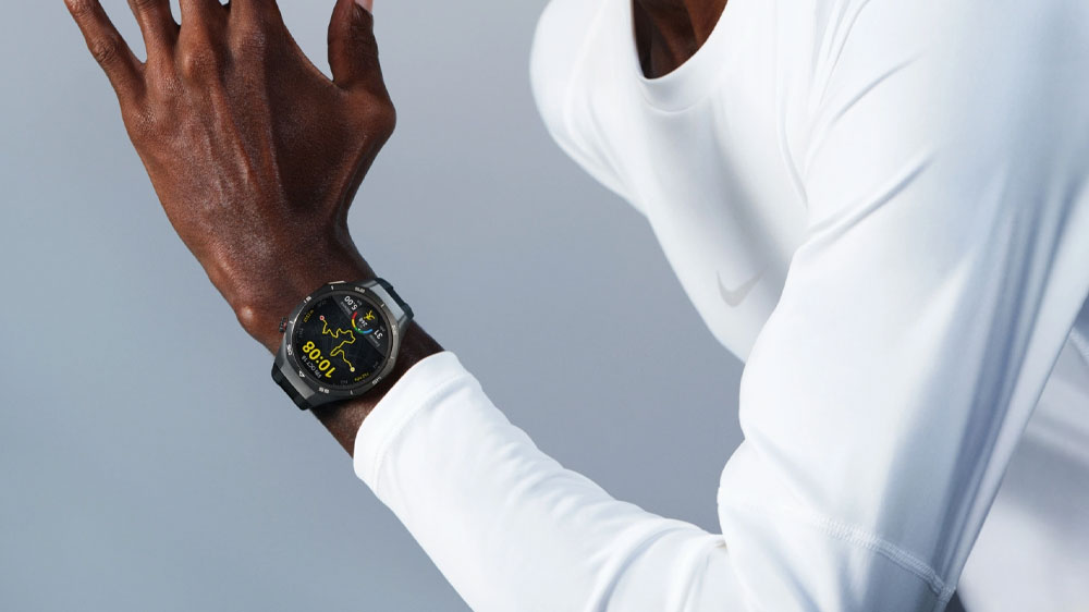 Smart hodinky Huawei Watch GT5 Pro Titanium na ruce při sportu_02