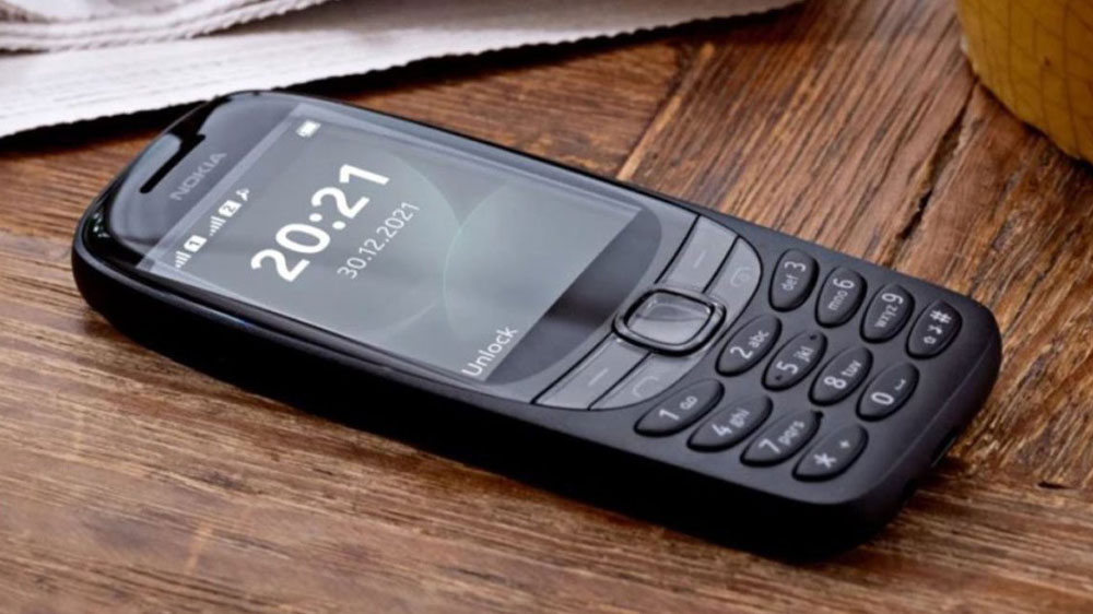 Dřevěný stůl s telefonem Nokia 6310_03