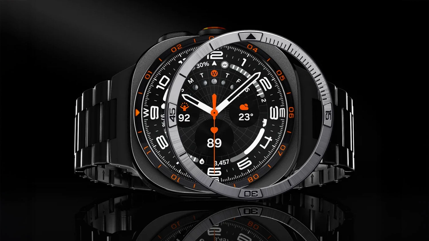 Kryt k chytrým hodinkám Spigen Bezel Tune (Pilot) na hodinkách na černém pozadí