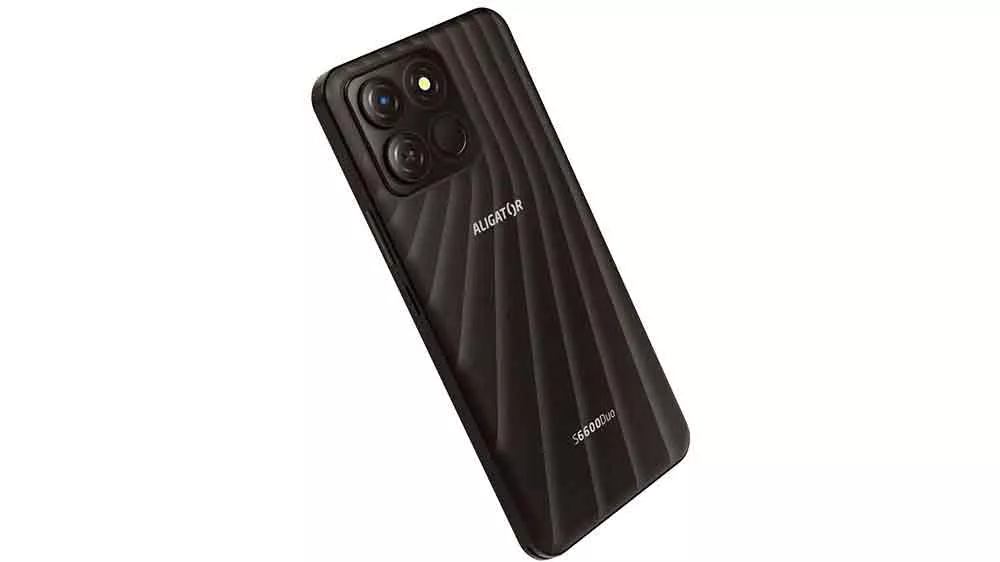 Záběr na fotoaparát mobilního telefonu Aligator S6600 4/64GB_04