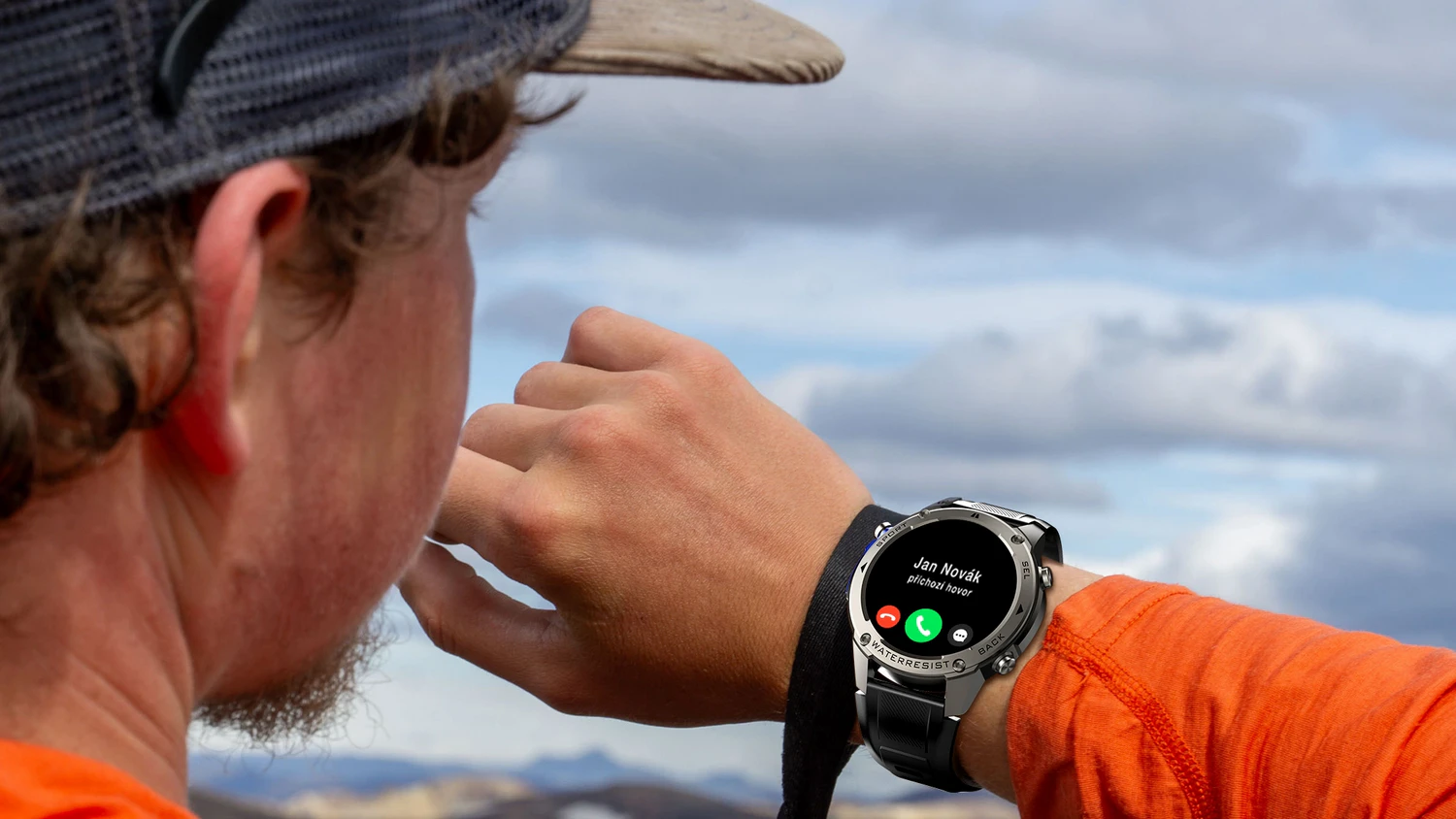 Telefonov&aacute;n&iacute; s hodinkami Aligator GPS