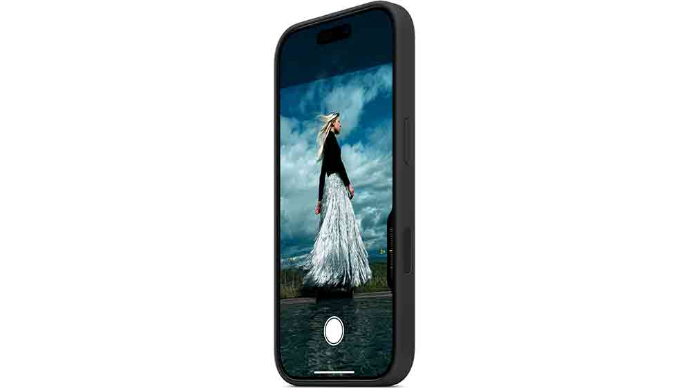 Displej iPhonu s černým silikonovým krytem_02