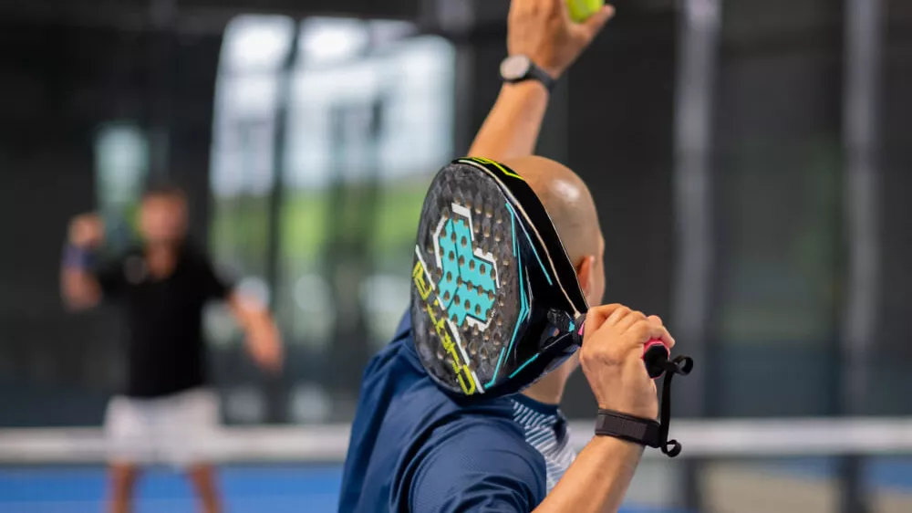 Velk&eacute; sportovn&iacute; vyžit&iacute; s hodinkami Carneo Phoenix HR+ čern&eacute;_03
