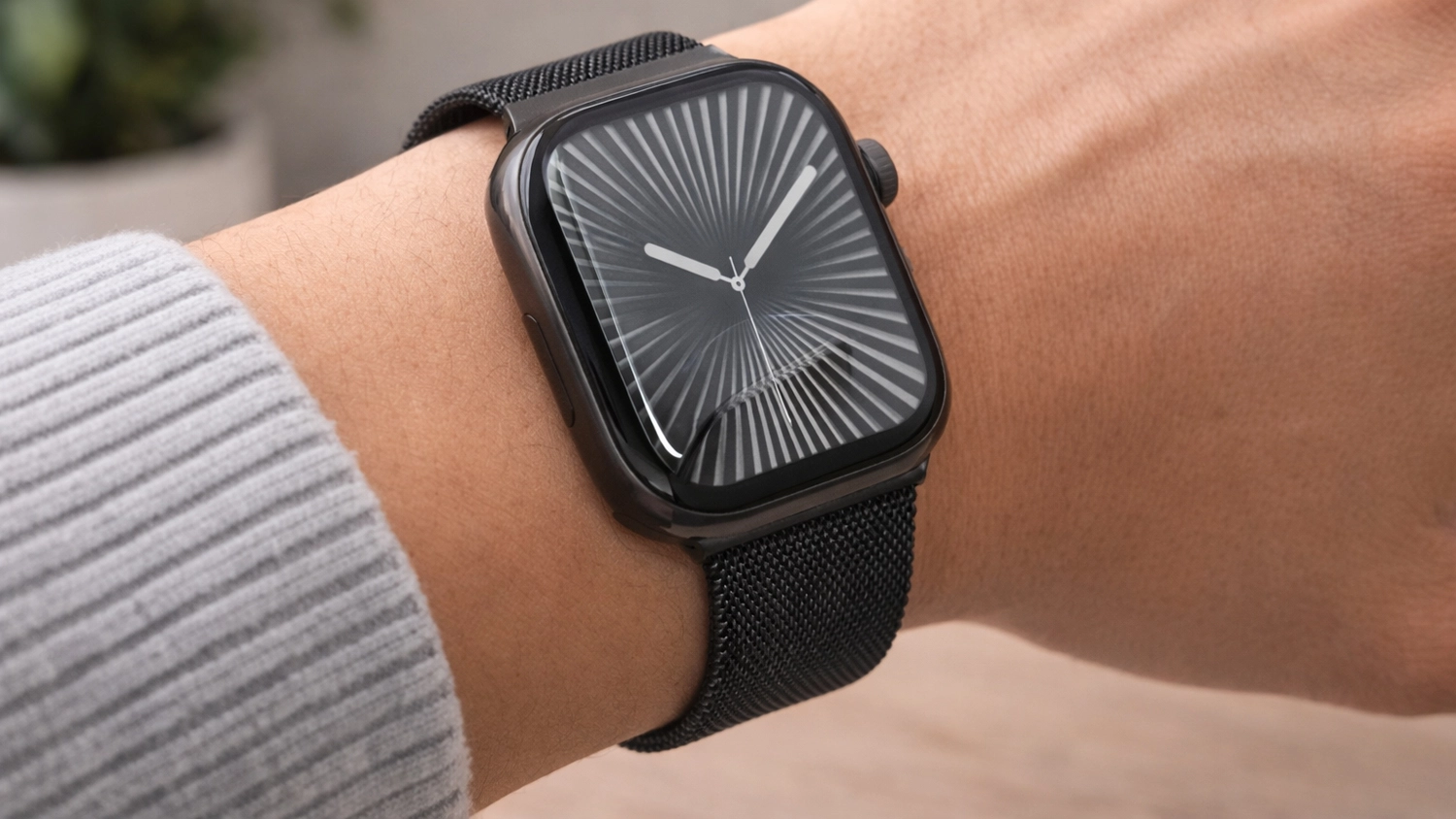 Apple Watch s ochrannou fólie Epico 3D+ FlexiGlass na zápěstí