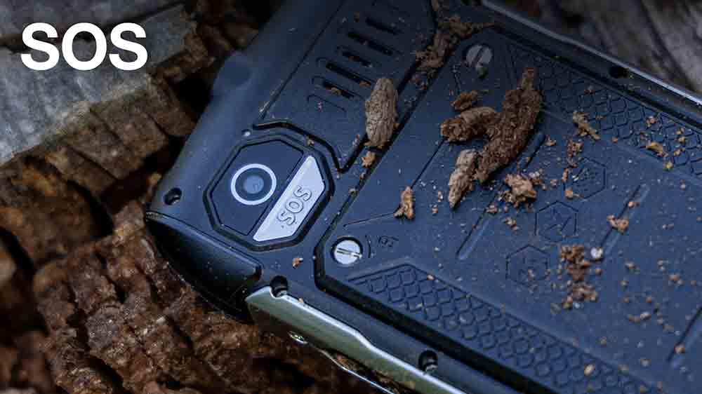 Telefon EVOLVEO StrongPhone H1 DS na dřevě
