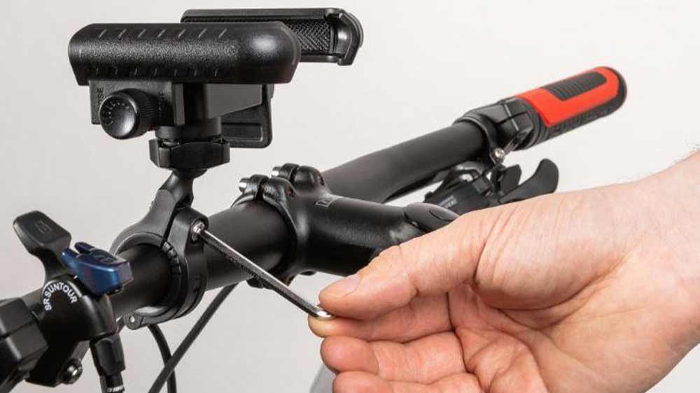Mont&aacute;ž drž&aacute;ku telefonu na kolo FIXED Bikee Plus_02