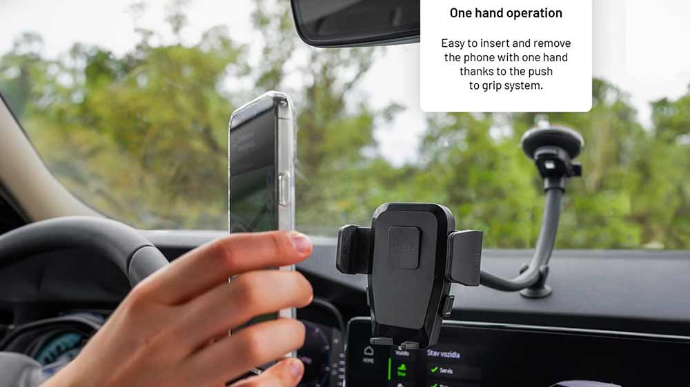 Ovládání univerzálního držáku do auta FIXED Iconiq Flex XL jednou rukou_02