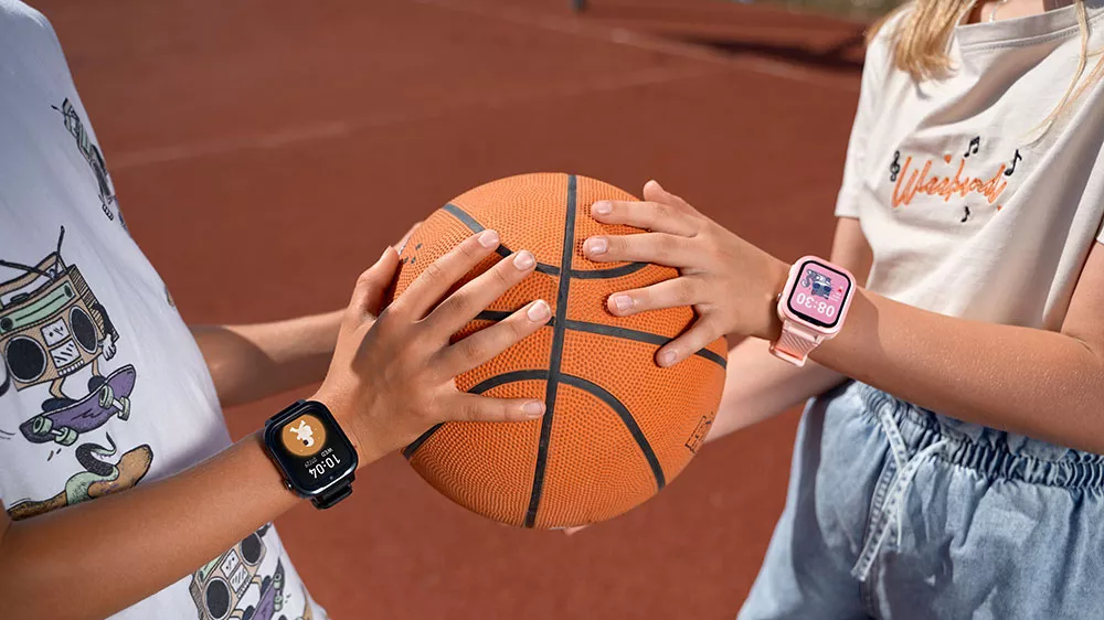 GPS lok&aacute;tor v hodink&aacute;ch Smartwatch GARETT Kids Essa 4G Black_03