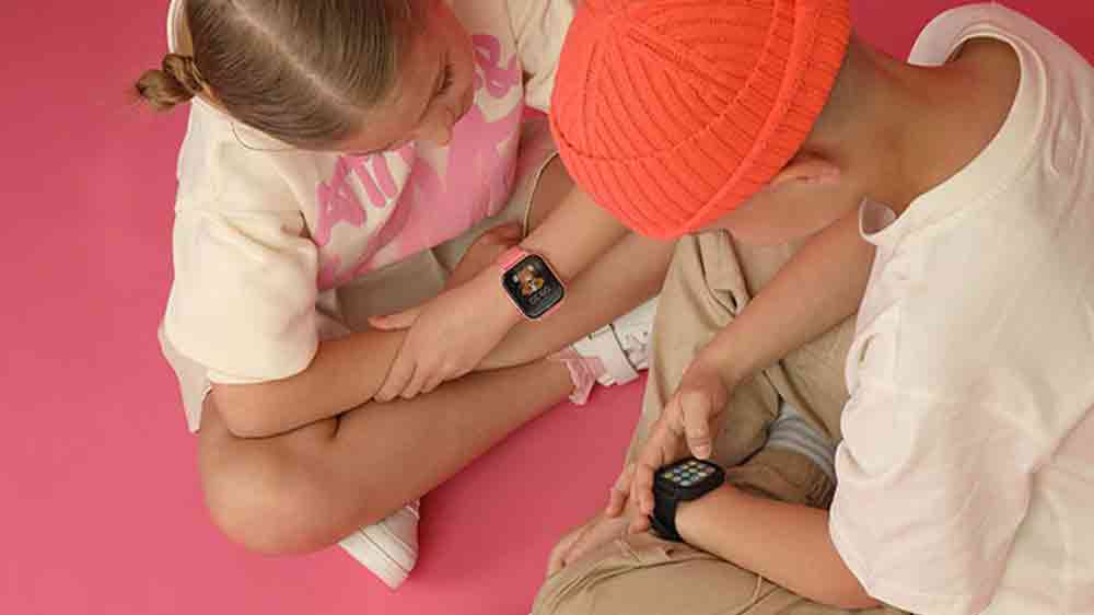 Děti si hraj&iacute; s chytr&yacute;mi hodinkami Garett Kids Rel 4G_03