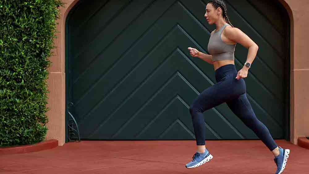 Žena cvičící s hodinkami Garmin _06