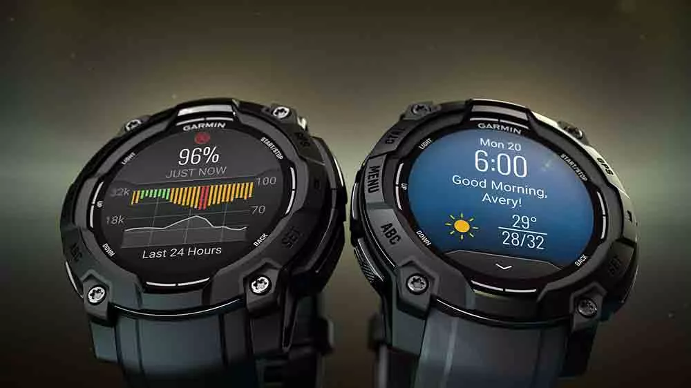 Dvoje hodinky Garmin Instinct 3 s důrazem na jasn&yacute; displej