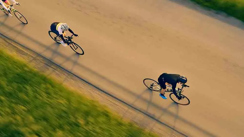 Skupina cyklistů