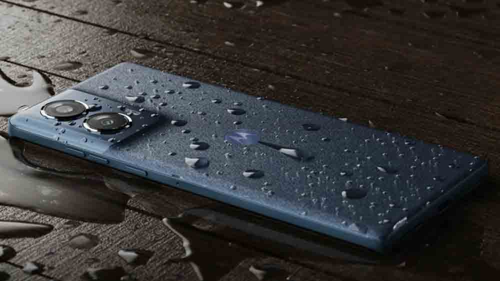 Telef&oacute;n Motorola s kvapkami vody_05
