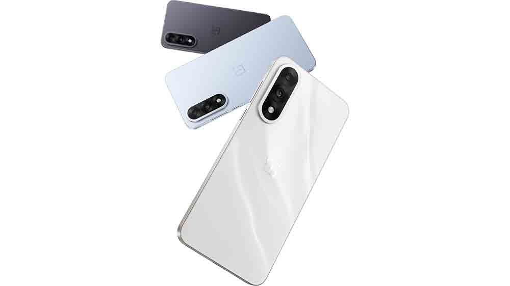 Tři telefony OnePlus Nord 5 v barevn&yacute;ch variant&aacute;ch