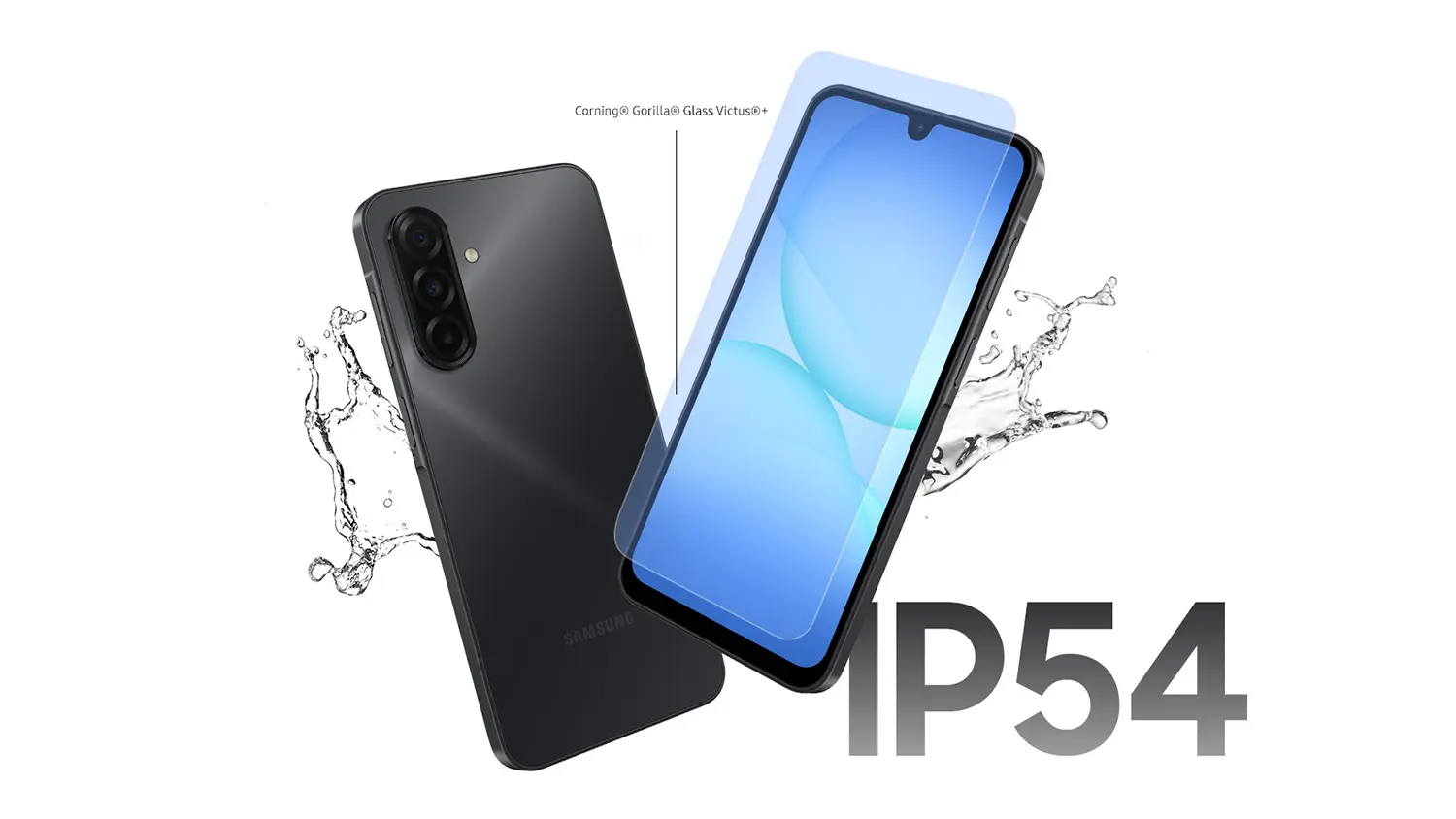 Dva telefony Samsung Galaxy A17 se zv&yacute;razněn&yacute;m ochrann&yacute;m sklem a IP54