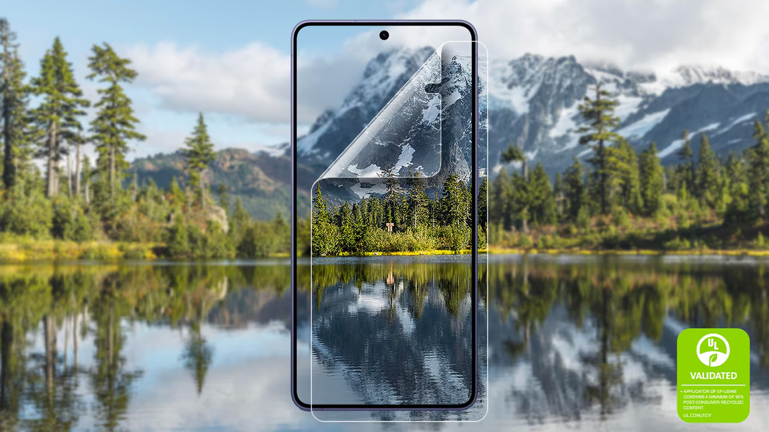 Mobil s ochrannou f&oacute;li&iacute; v př&iacute;rodě