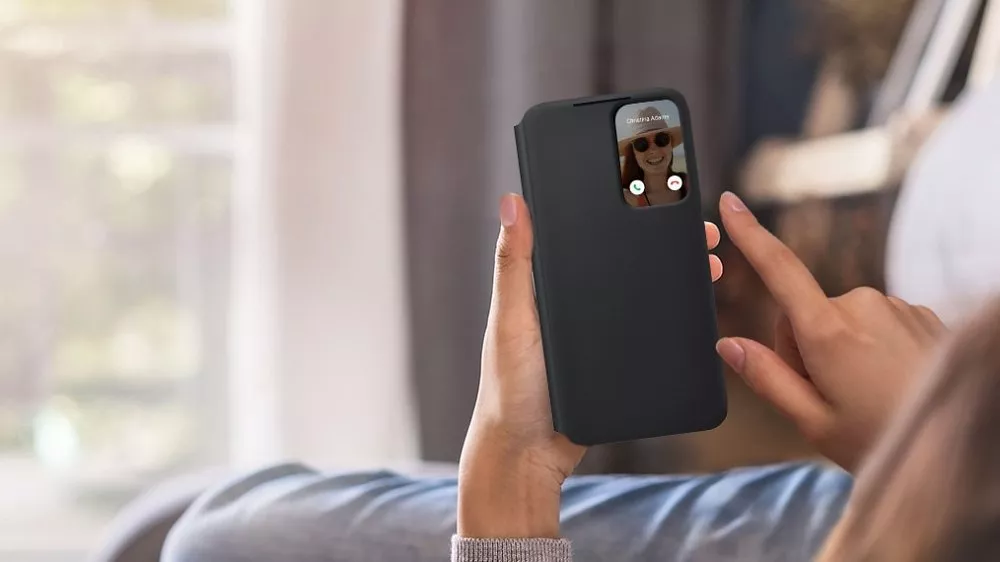 Samsung Smart Clear View Cover EF-ZS906 &ndash; &scaron;ikovn&eacute; přij&iacute;m&aacute;n&iacute; hovorů