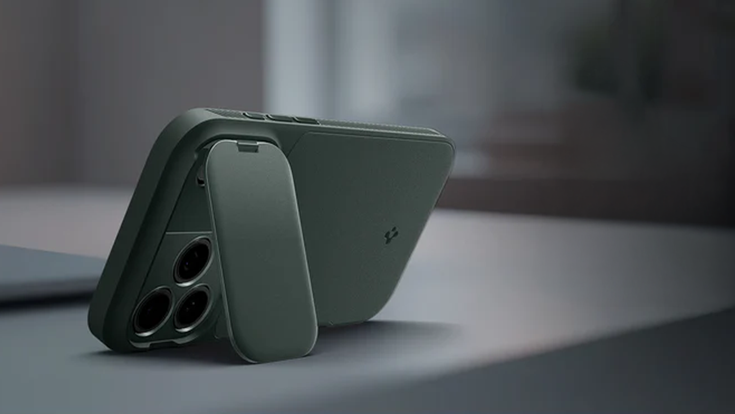 Kryt na mobil Optik Armor MS Case jako praktick&yacute; stoj&aacute;nek