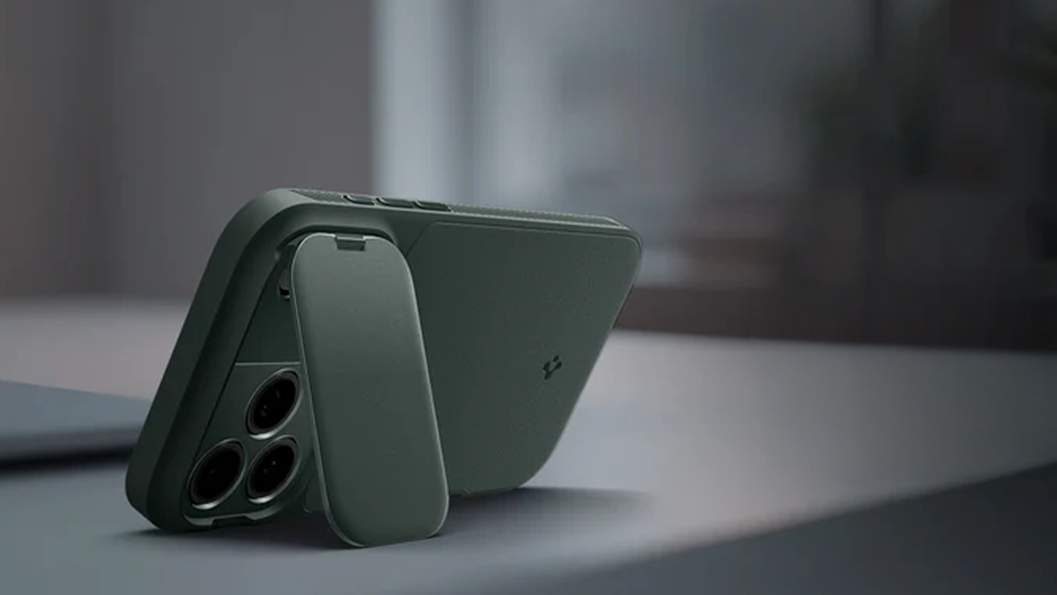 Kryt na mobil Optik Armor MS Case jako praktick&yacute; stoj&aacute;nek