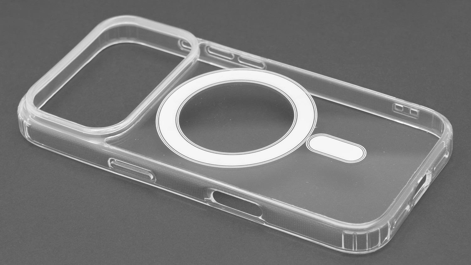 Kryt na mobil Sturdo Magsafe pre iPhone 18 Pro leží na sivom pozadí